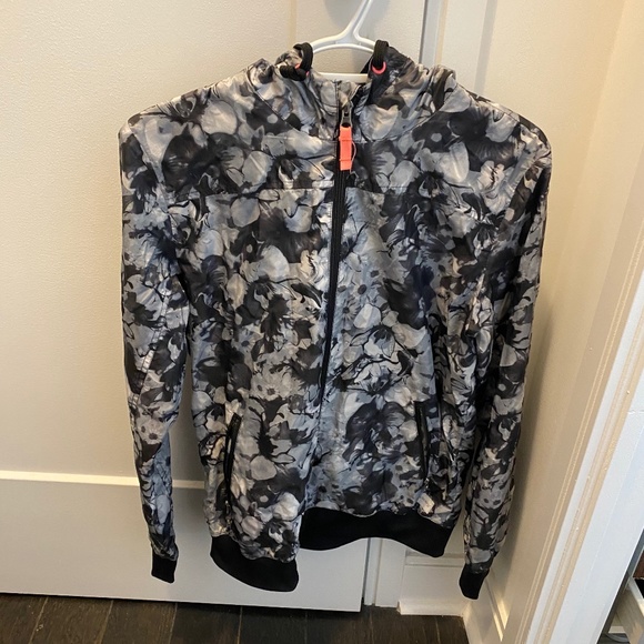 Great Condition - Women's Floral Zip Up Windbreaker - Size Small - Picture 1 of 2